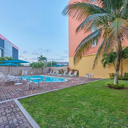 City Express Junior By Marriott Cancún Eksteriør bilde