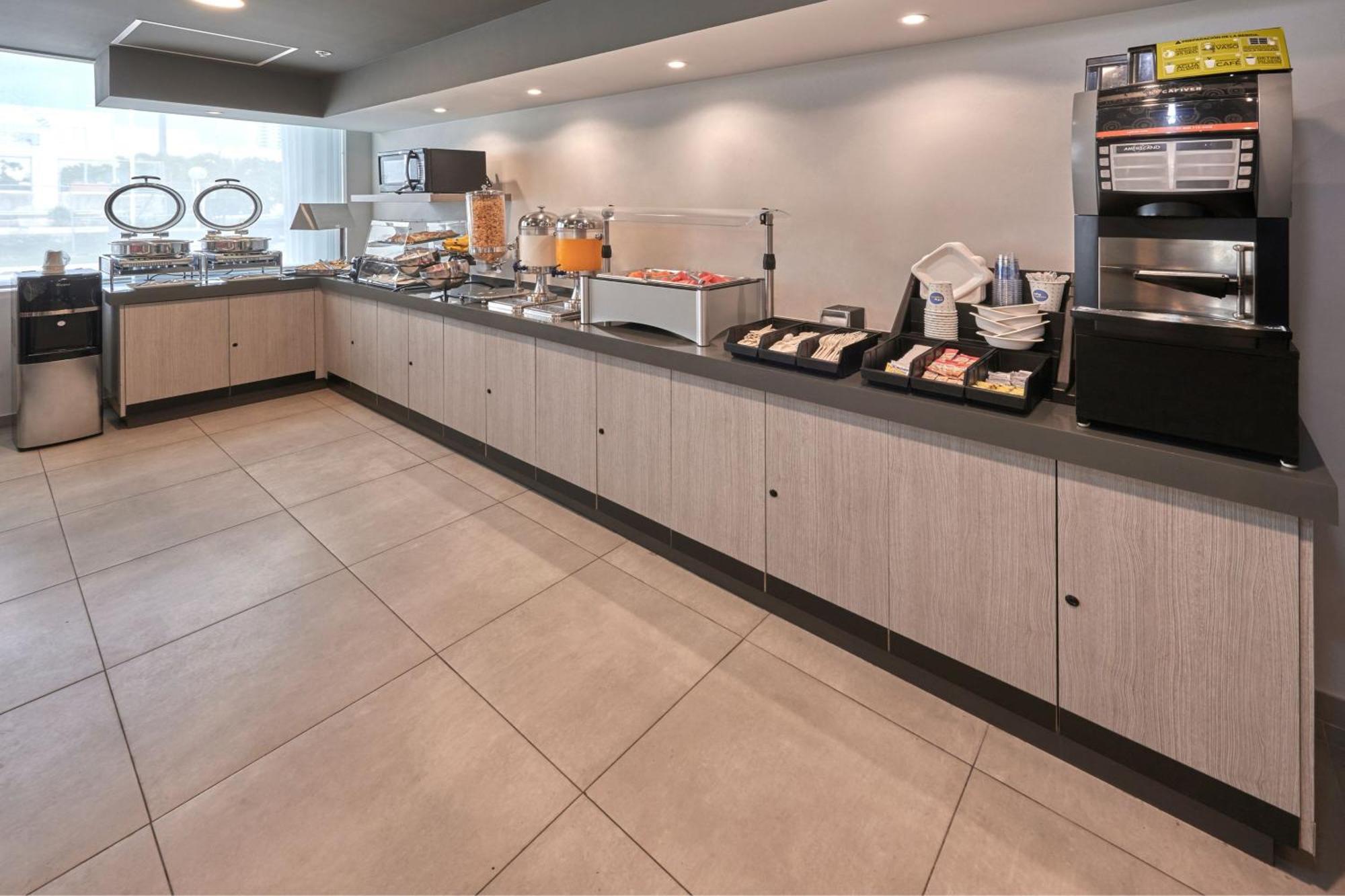 City Express Junior By Marriott Cancún Eksteriør bilde